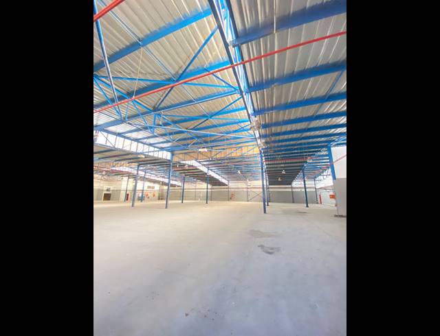 3,086M² WAREHOUSE TO LET IN STRIJDOMPARK
